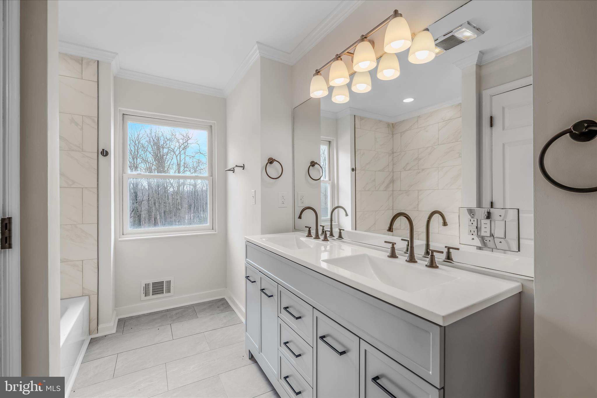 CARMEL RIDGE - Residential