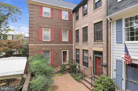 Photo of 330 N Pitt Street, ALEXANDRIA, VA 22314 (MLS # VAAX2066540)