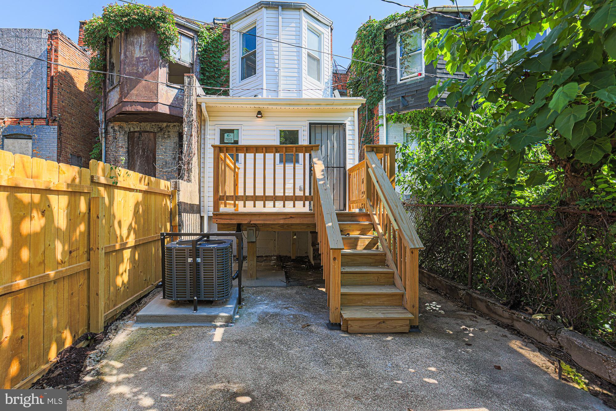 MIDTOWN EDMONDSON - Residential