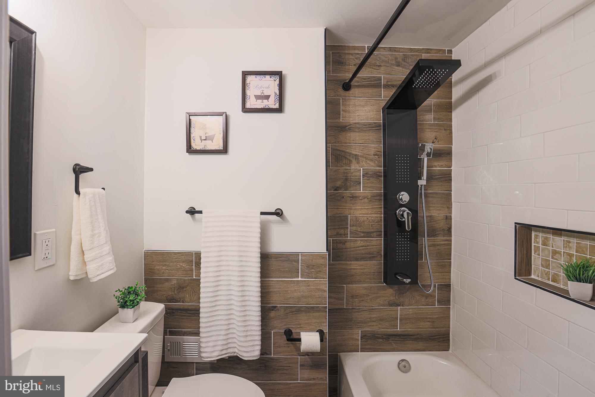 MIDTOWN EDMONDSON - Residential