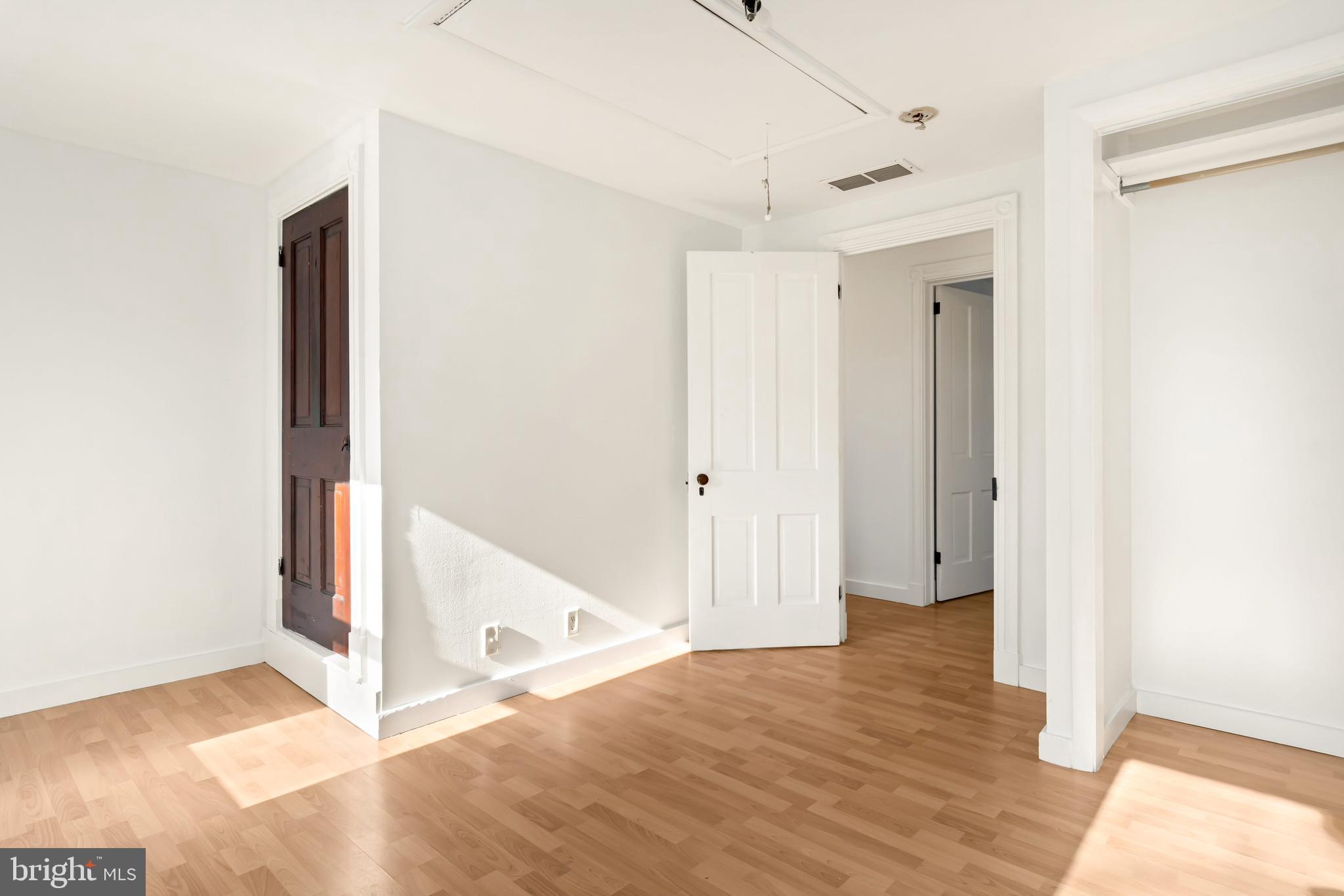 ROCK HALL - Residential