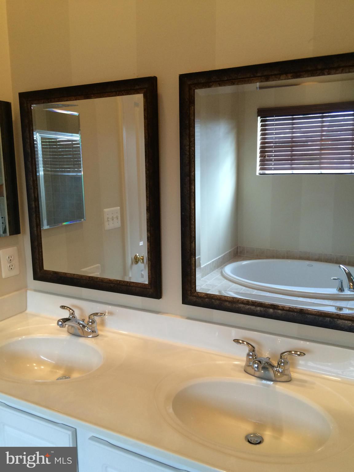 BROADLANDS SOUTH - Residential Lease