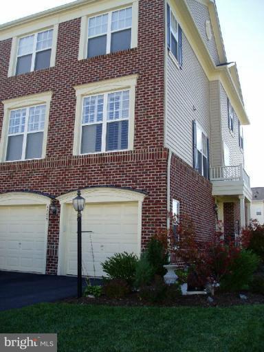 BROADLANDS SOUTH - Residential Lease