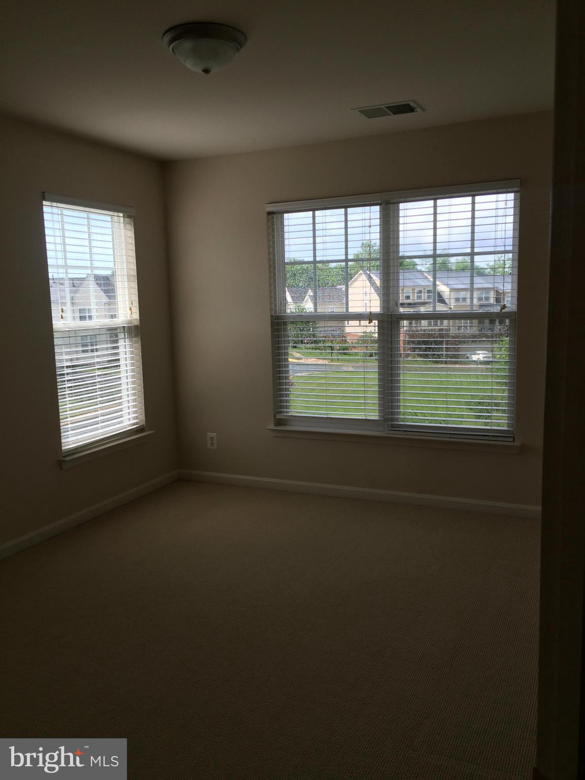 BROADLANDS SOUTH - Residential Lease