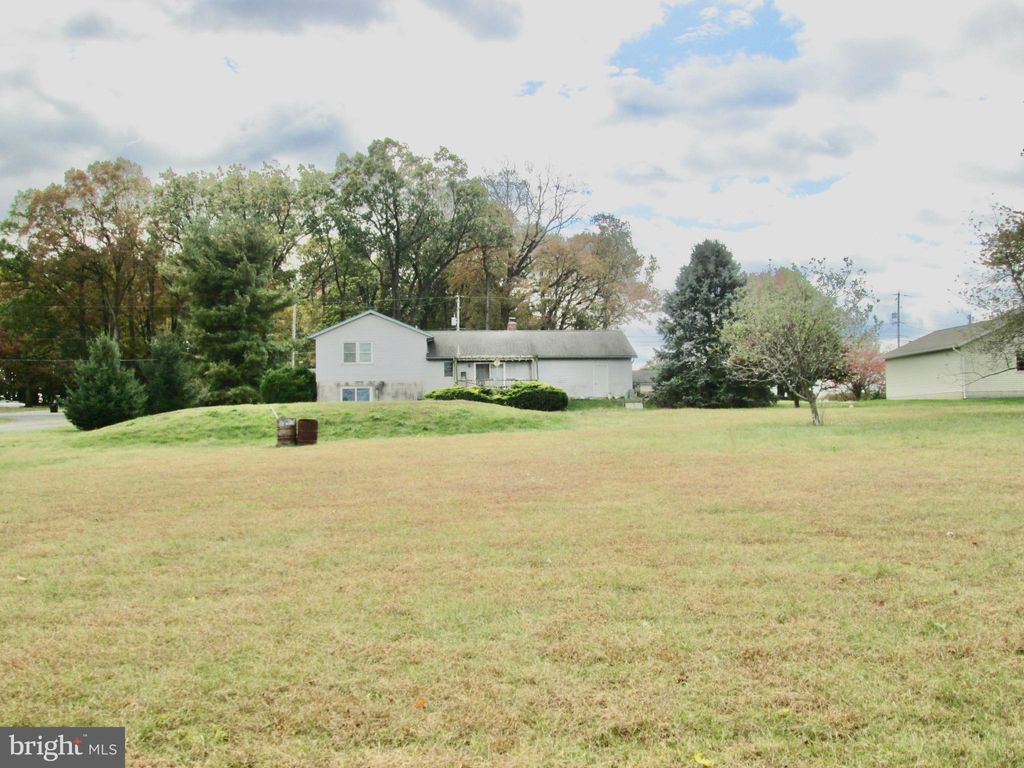 Photo of 409 E Rosebud Road, MYERSTOWN, PA 17067 (MLS # PALN2023408)