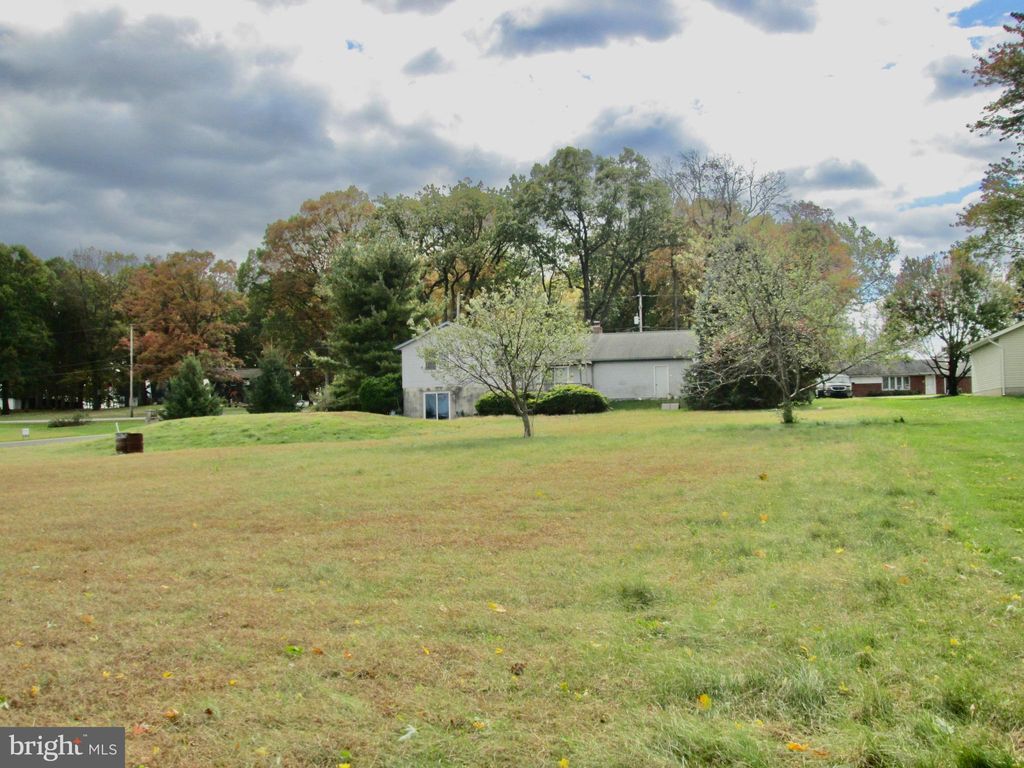 Photo of 409 E Rosebud Road, MYERSTOWN, PA 17067 (MLS # PALN2023408)
