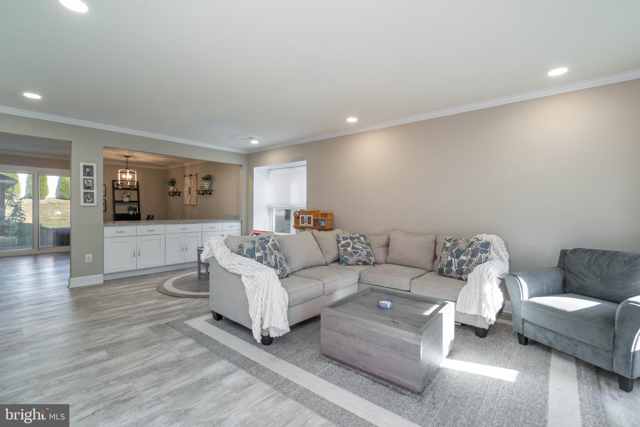 122 GARRISON COURT