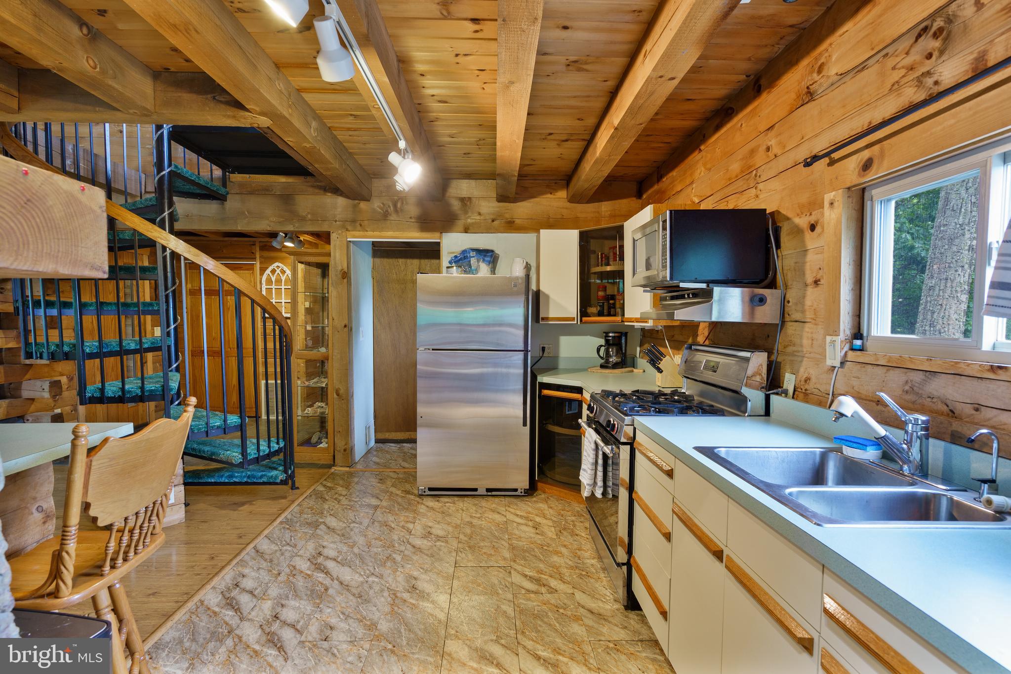 SPRUCE PINE HOLLOW - Residential