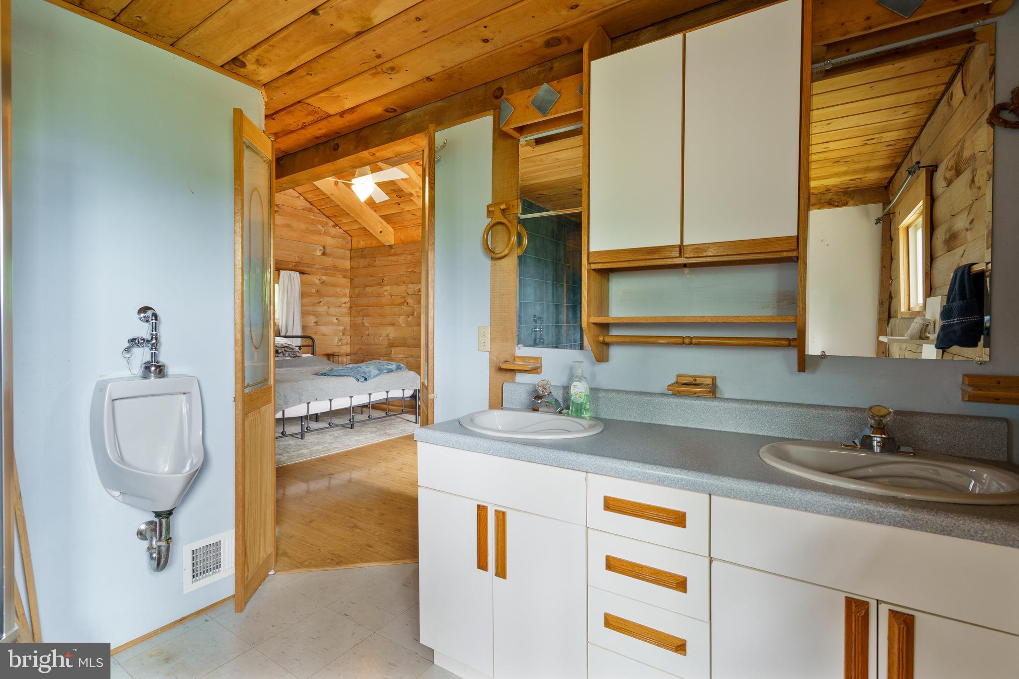 SPRUCE PINE HOLLOW - Residential