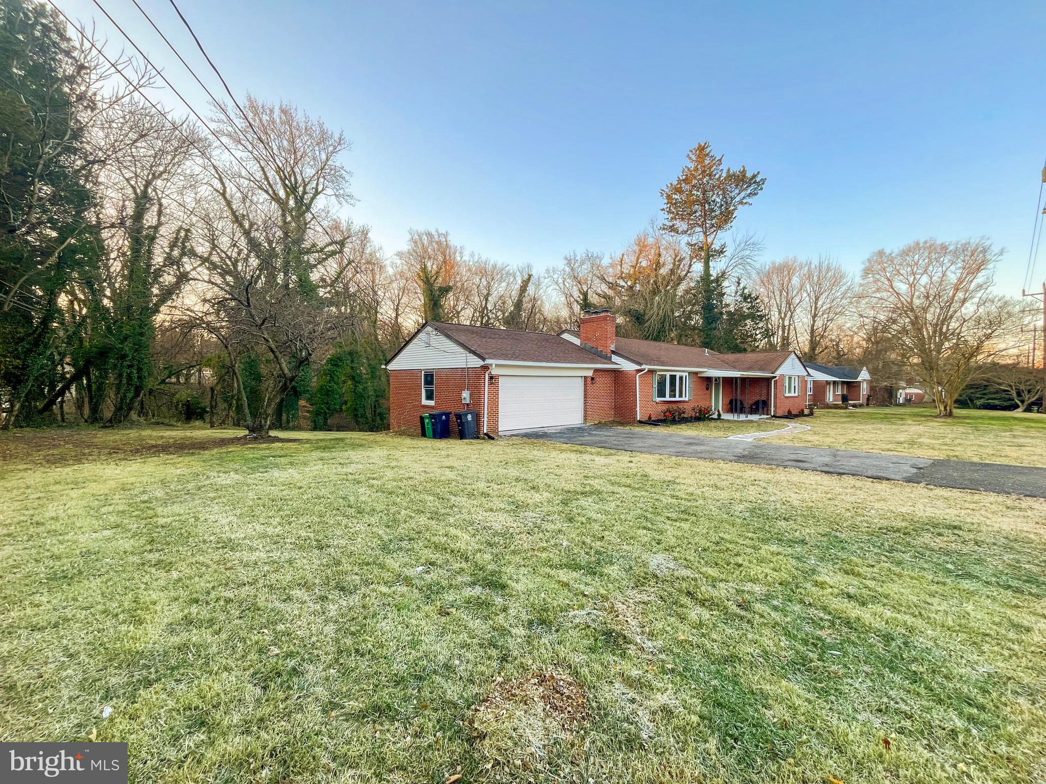 YORKSHIRE VILLAGE - Residential