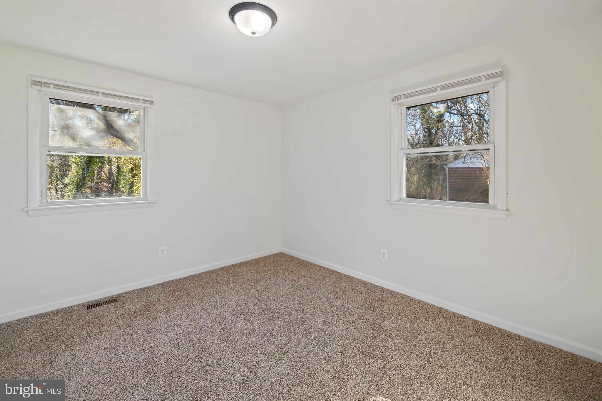 YORKSHIRE VILLAGE - Residential