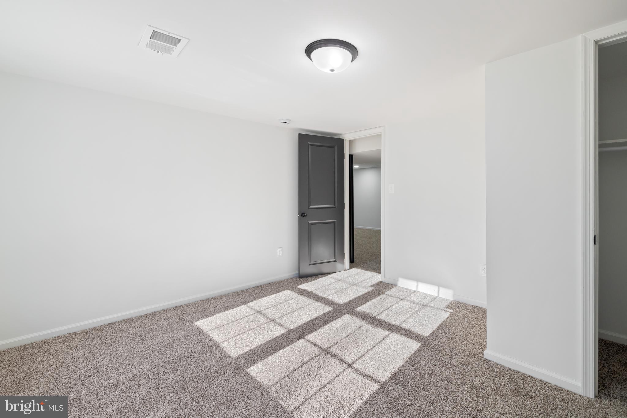 YORKSHIRE VILLAGE - Residential