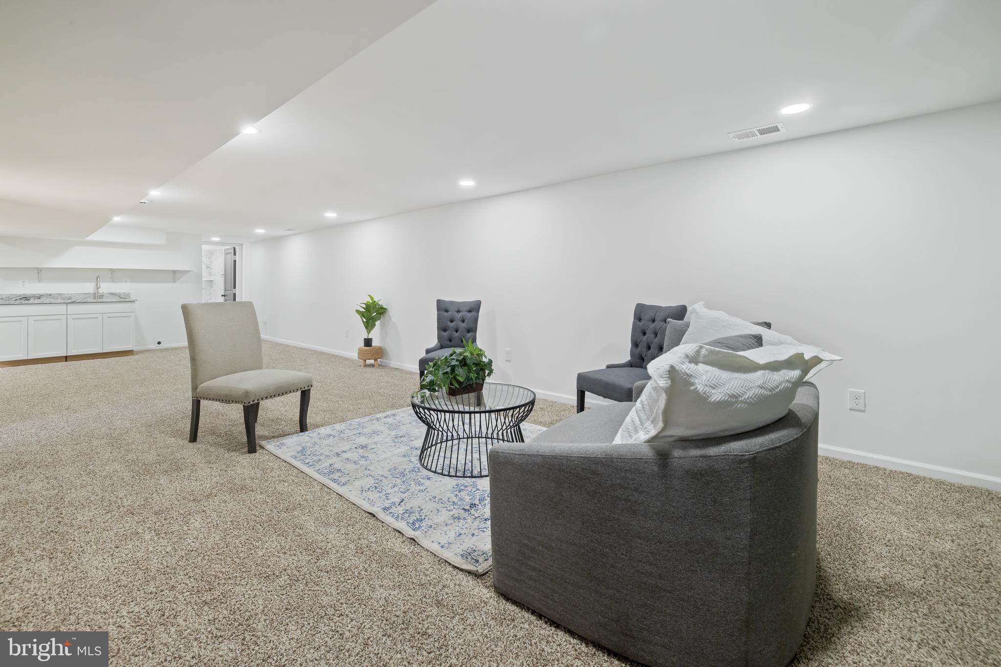 YORKSHIRE VILLAGE - Residential