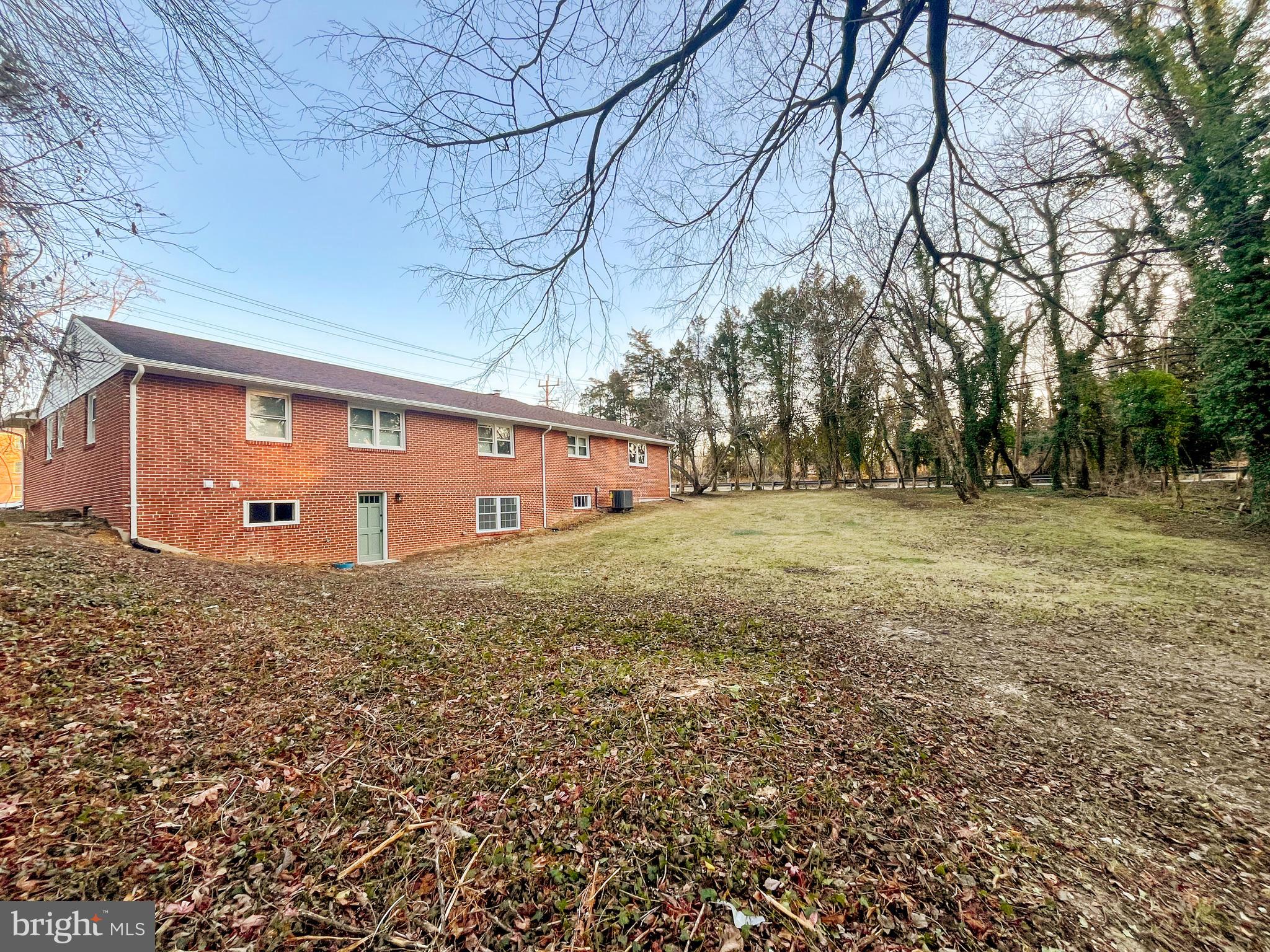 YORKSHIRE VILLAGE - Residential