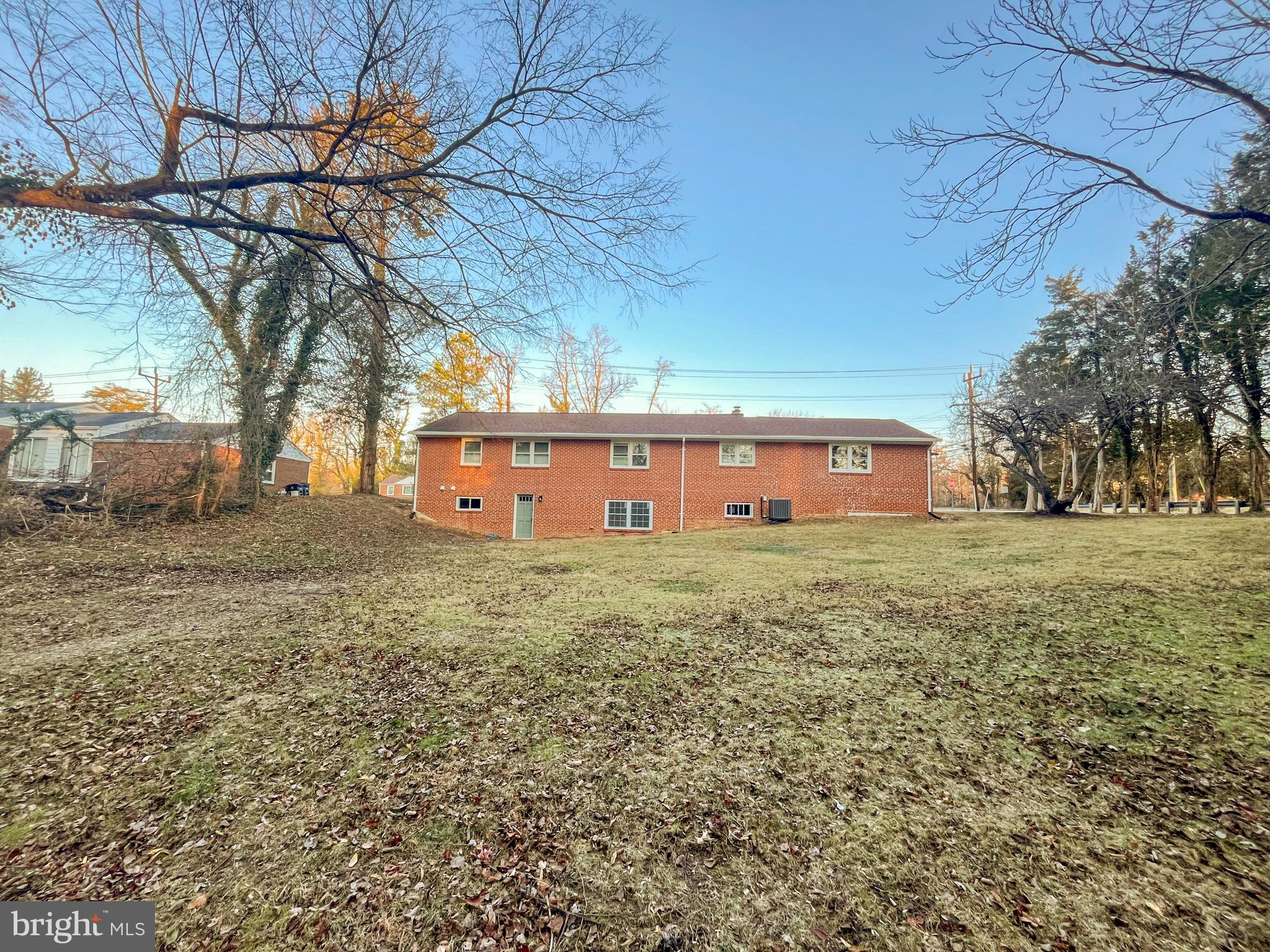 YORKSHIRE VILLAGE - Residential