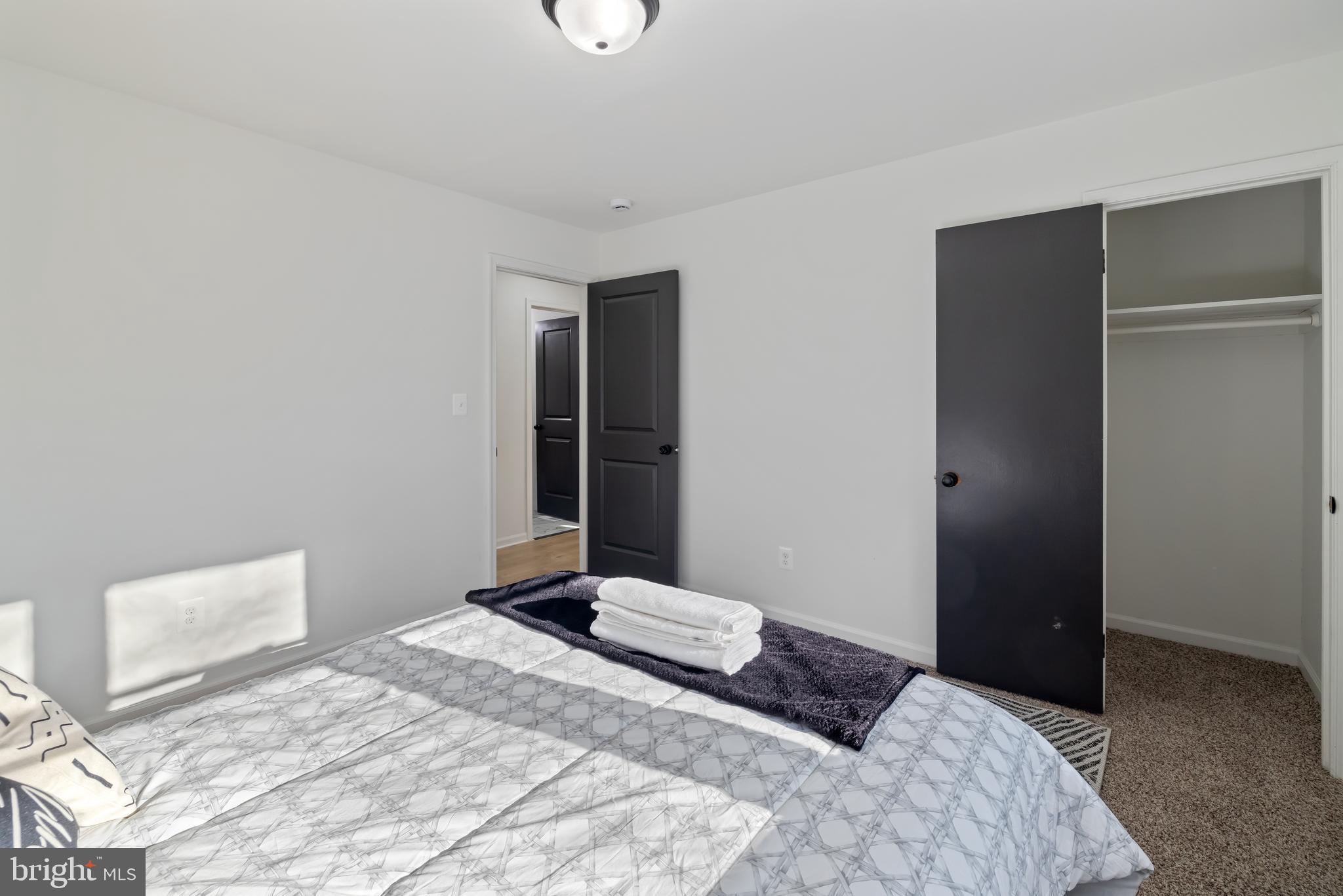 YORKSHIRE VILLAGE - Residential