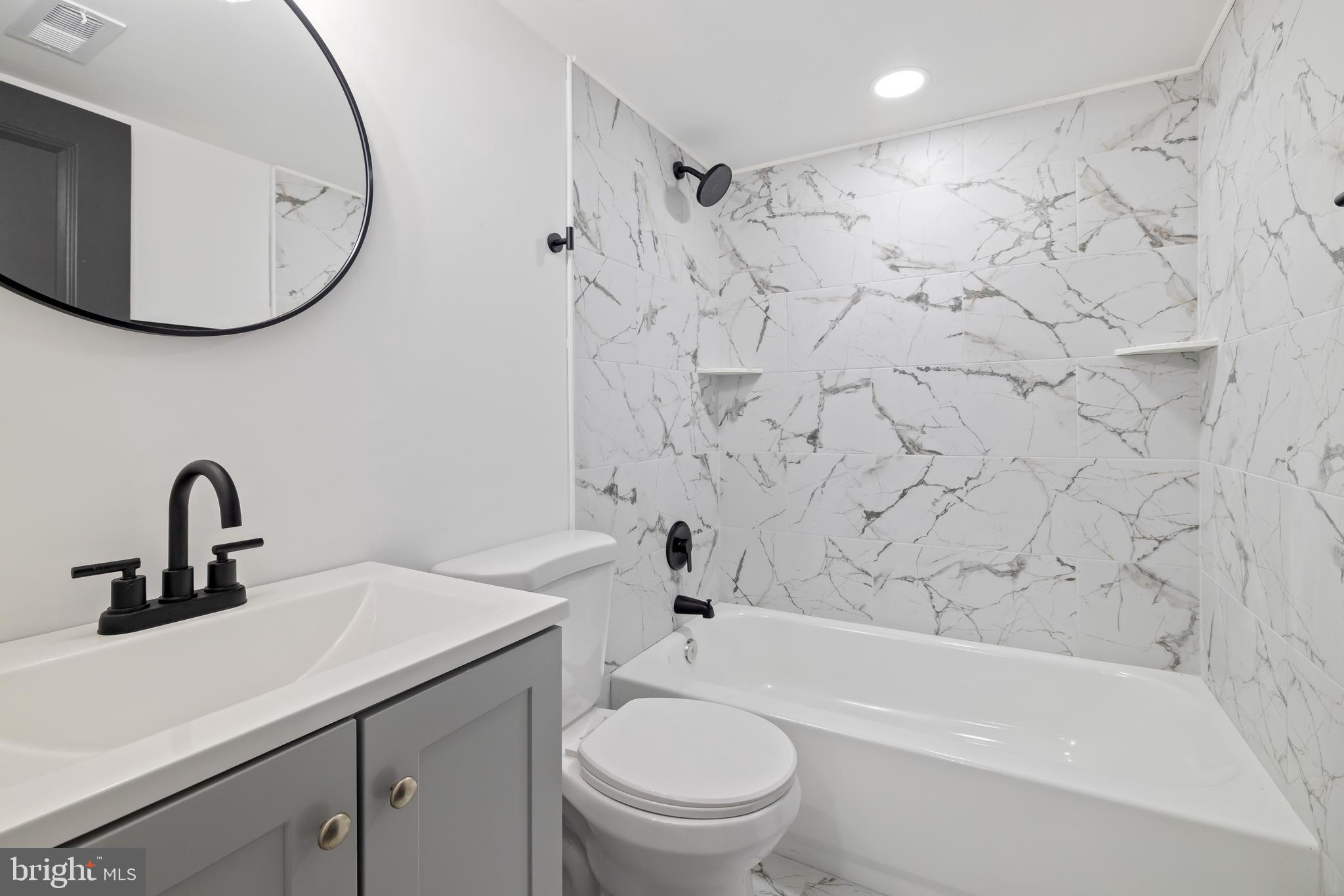 YORKSHIRE VILLAGE - Residential