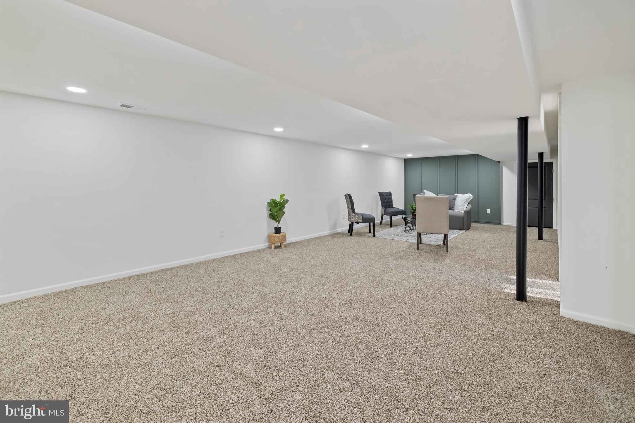 YORKSHIRE VILLAGE - Residential