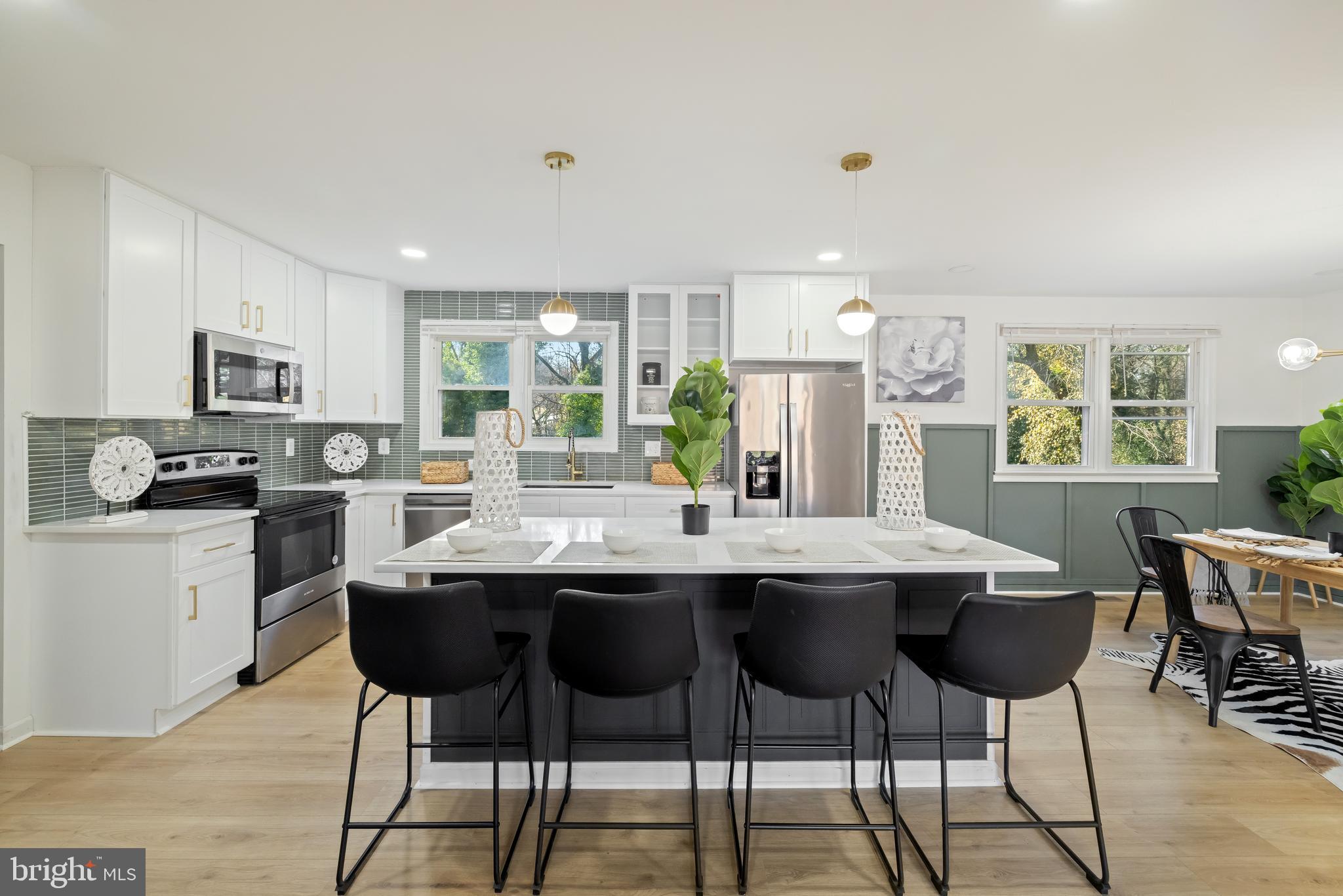 YORKSHIRE VILLAGE - Residential