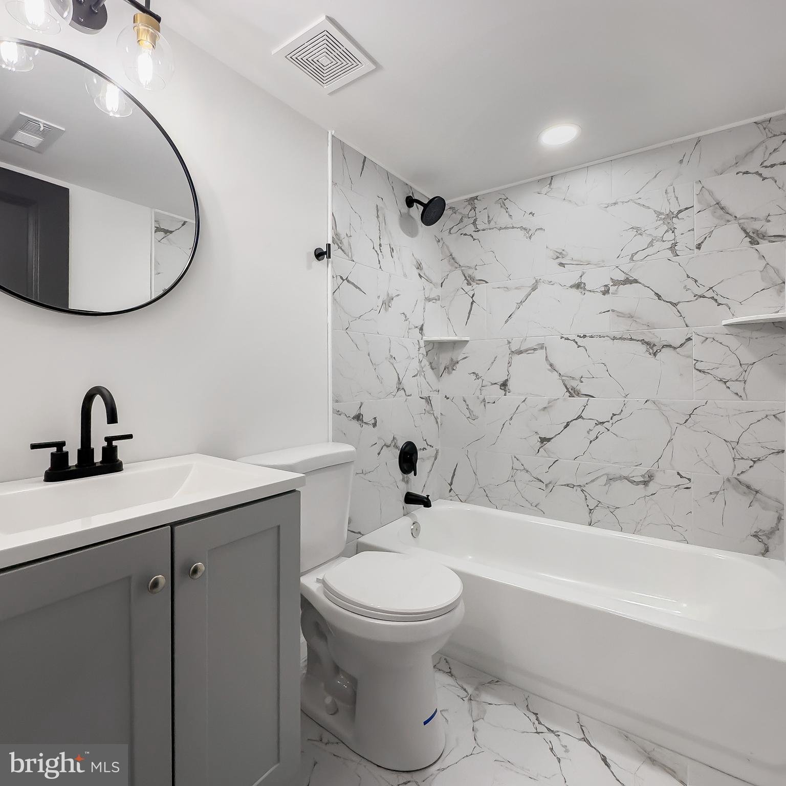 YORKSHIRE VILLAGE - Residential