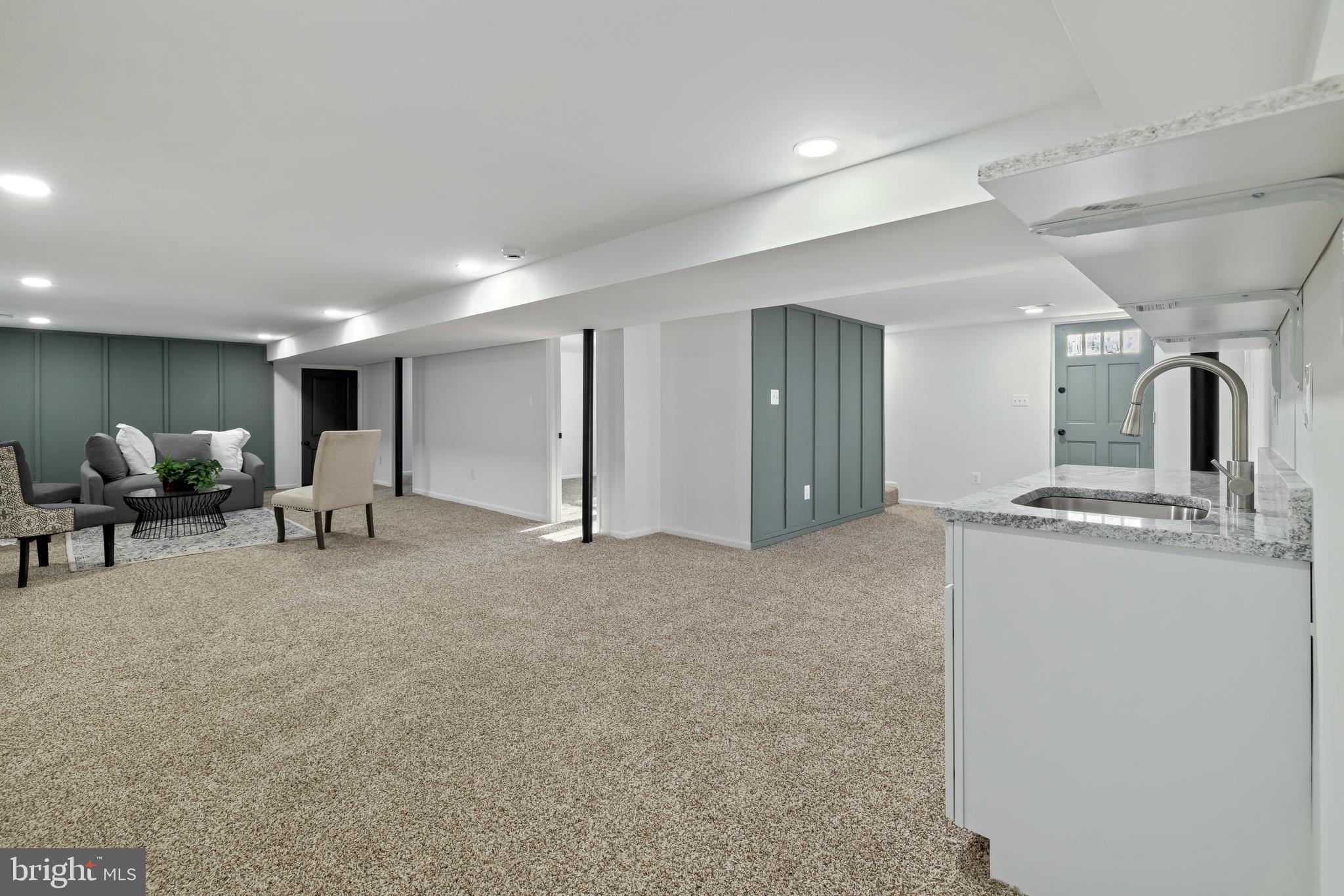 YORKSHIRE VILLAGE - Residential