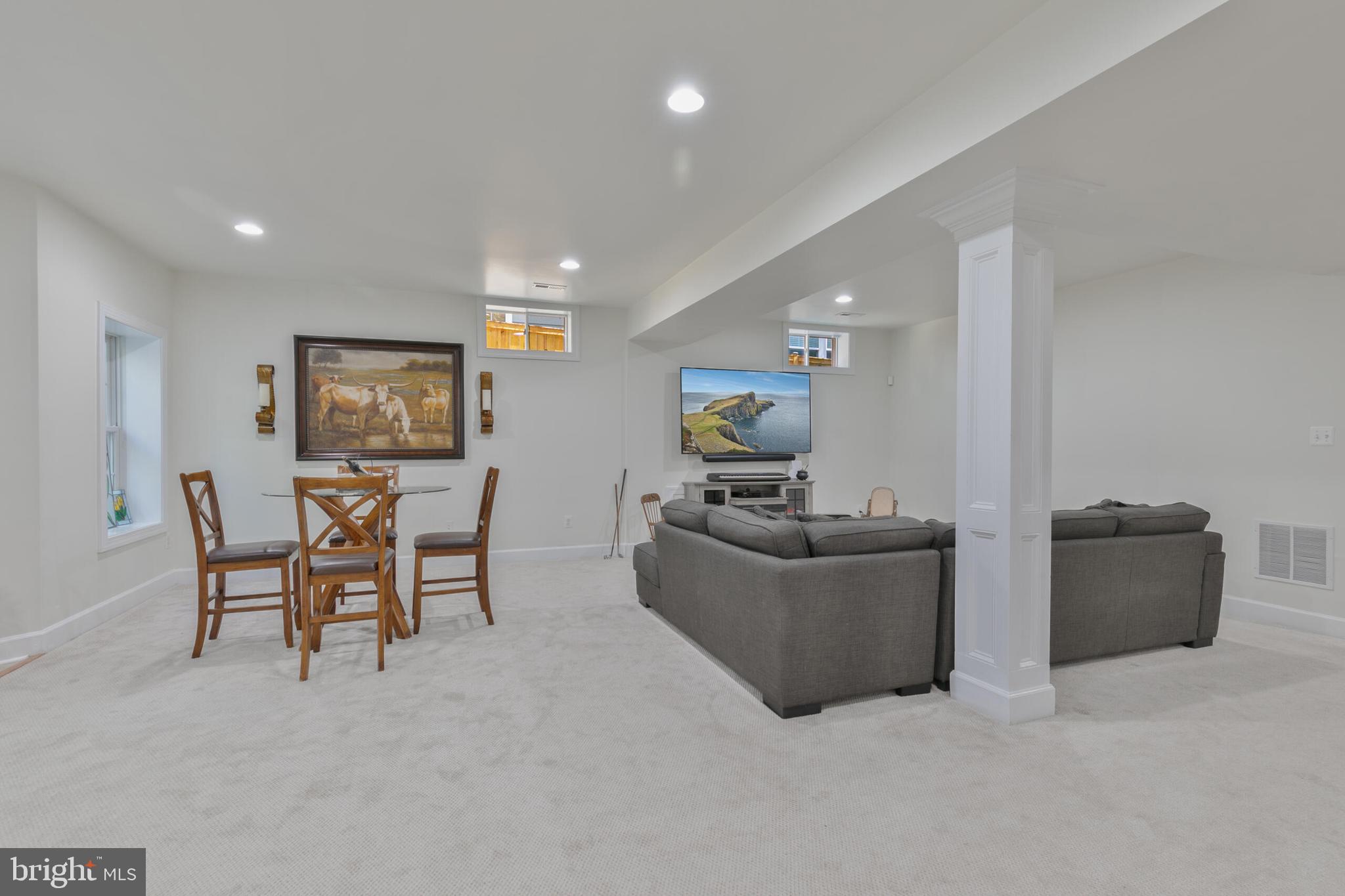 OVER LEE KNOLLS - Residential