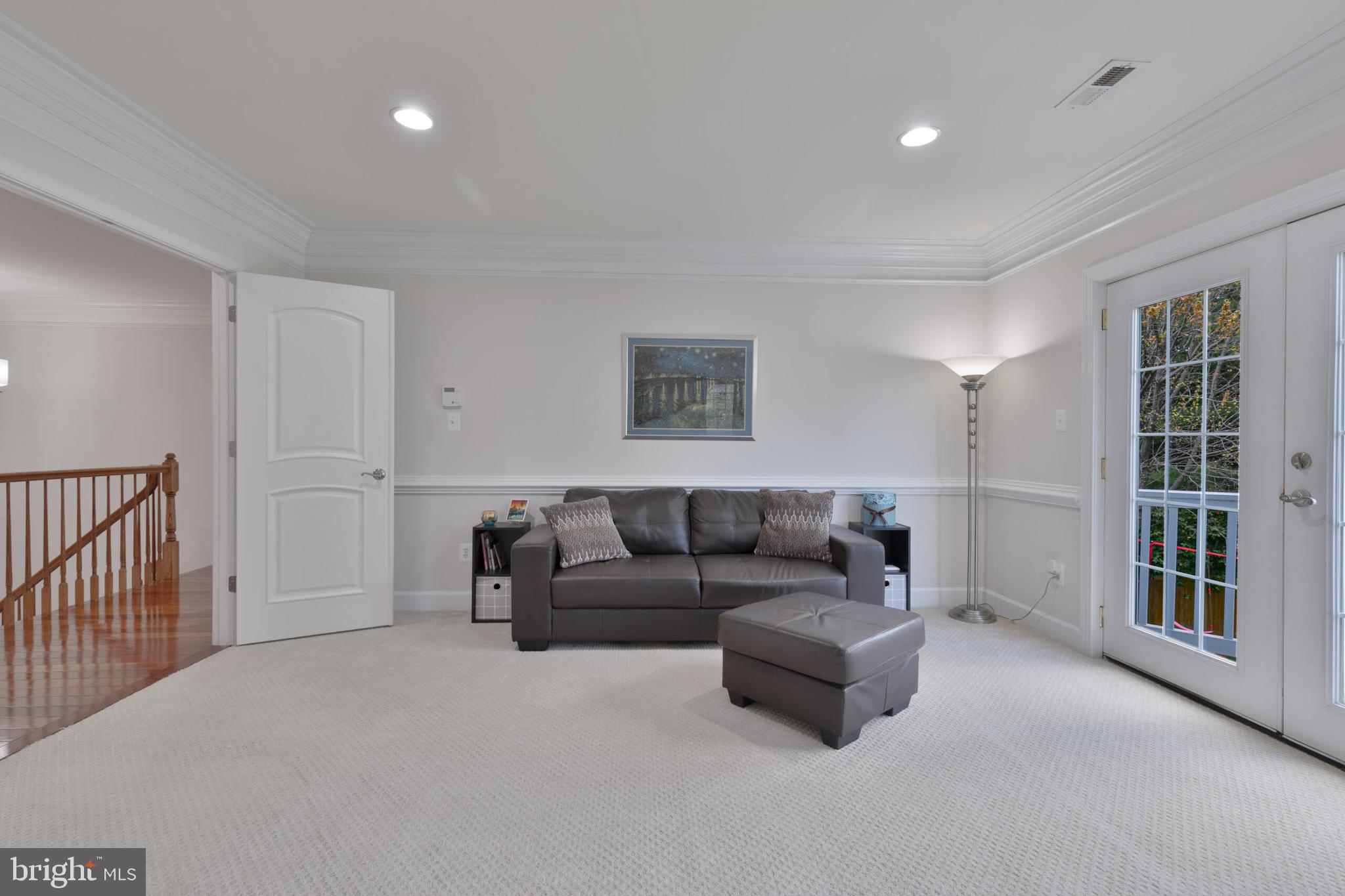 OVER LEE KNOLLS - Residential