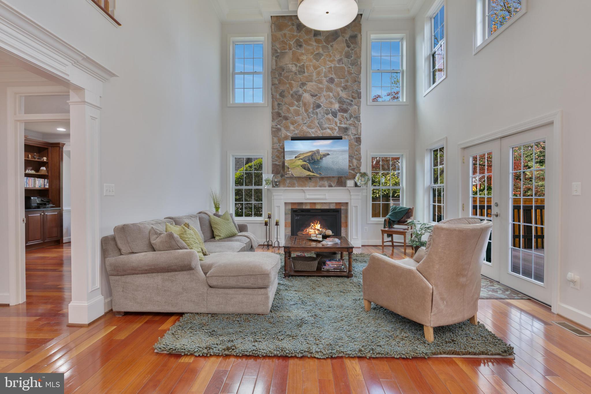 OVER LEE KNOLLS - Residential