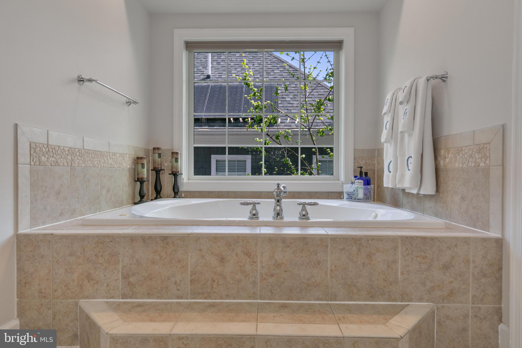 OVER LEE KNOLLS - Residential