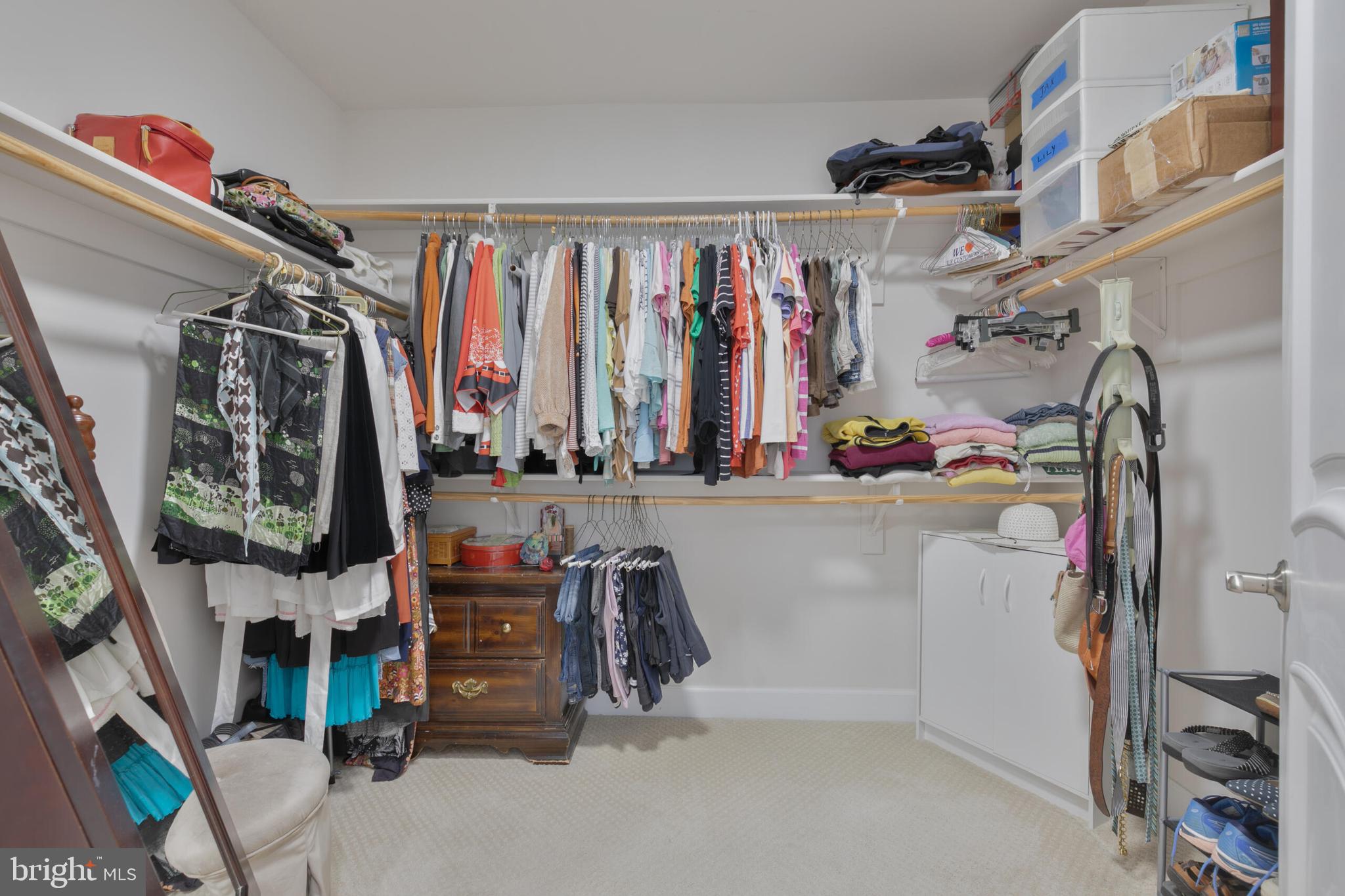 OVER LEE KNOLLS - Residential