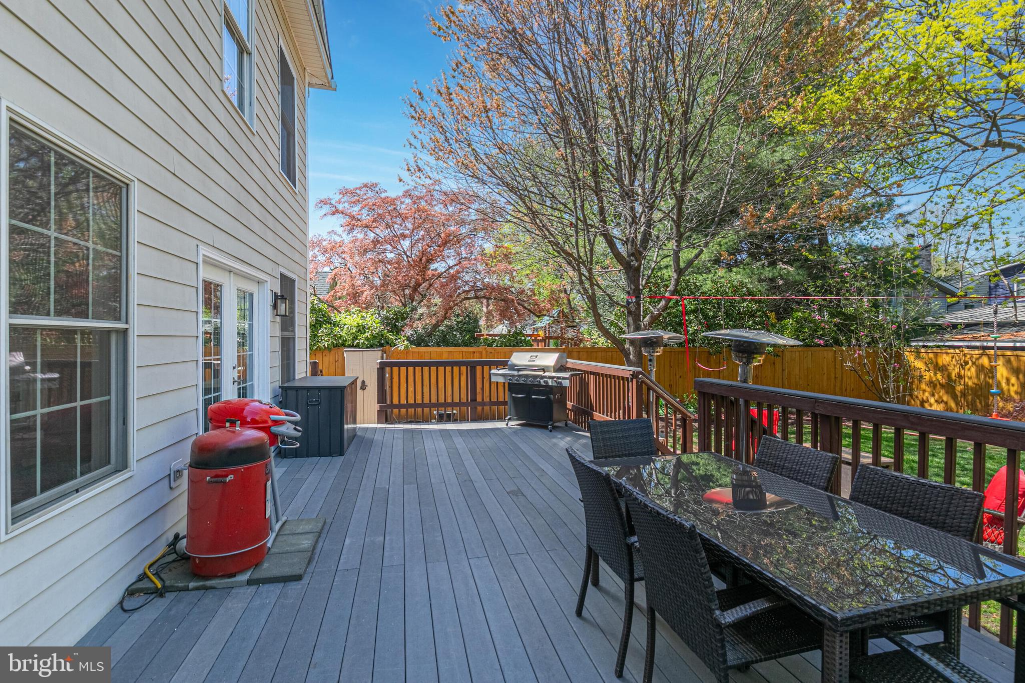 OVER LEE KNOLLS - Residential