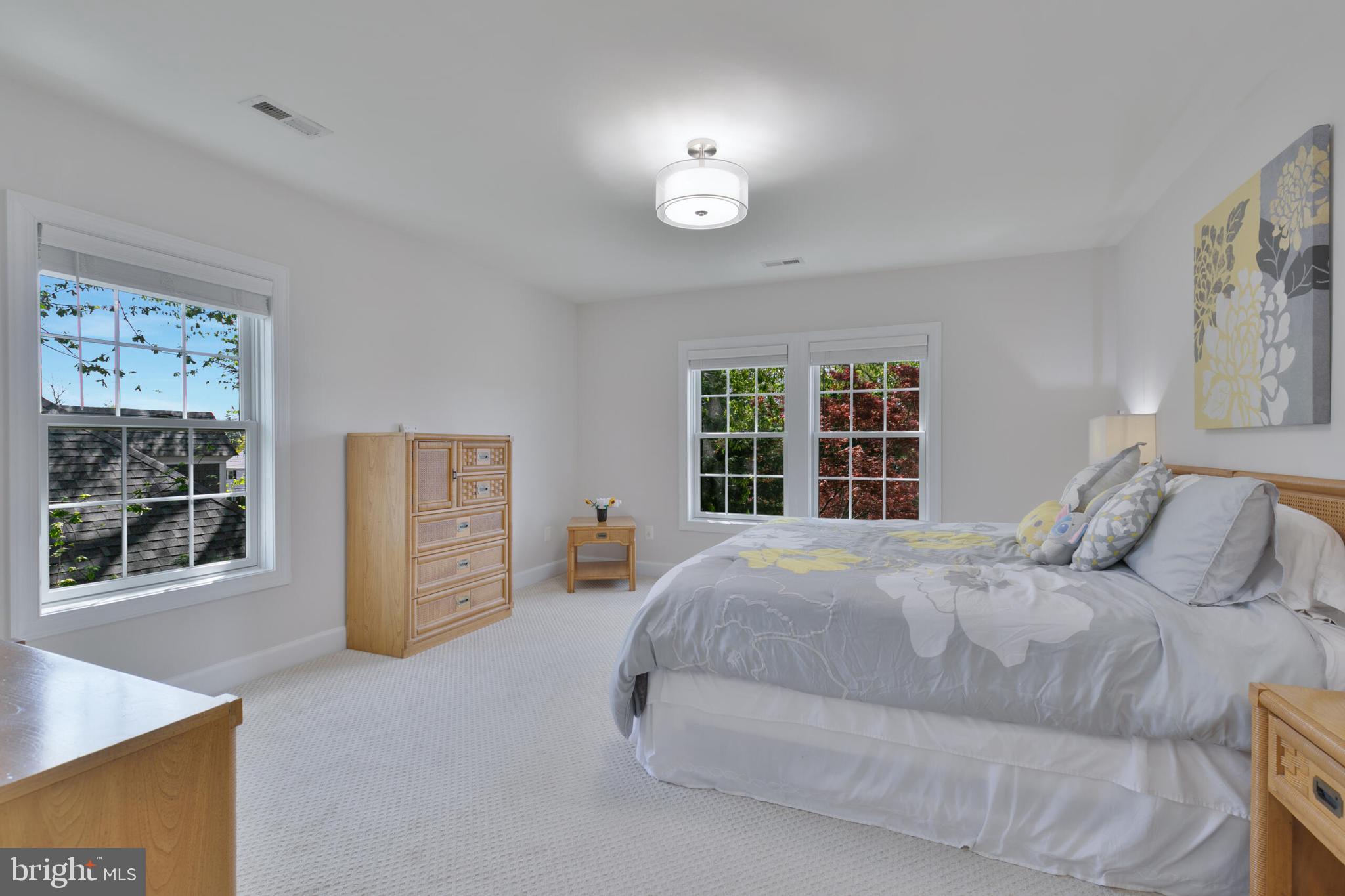 OVER LEE KNOLLS - Residential