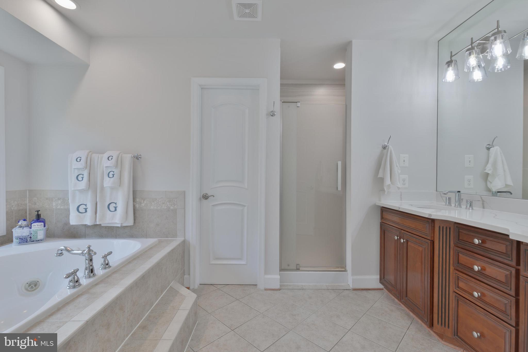 OVER LEE KNOLLS - Residential