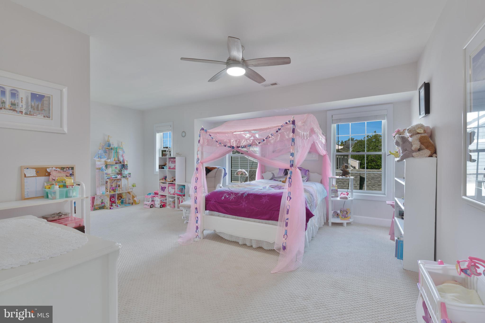 OVER LEE KNOLLS - Residential