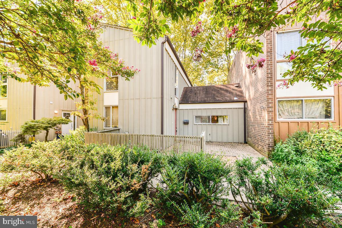 RESTON - Residential Lease