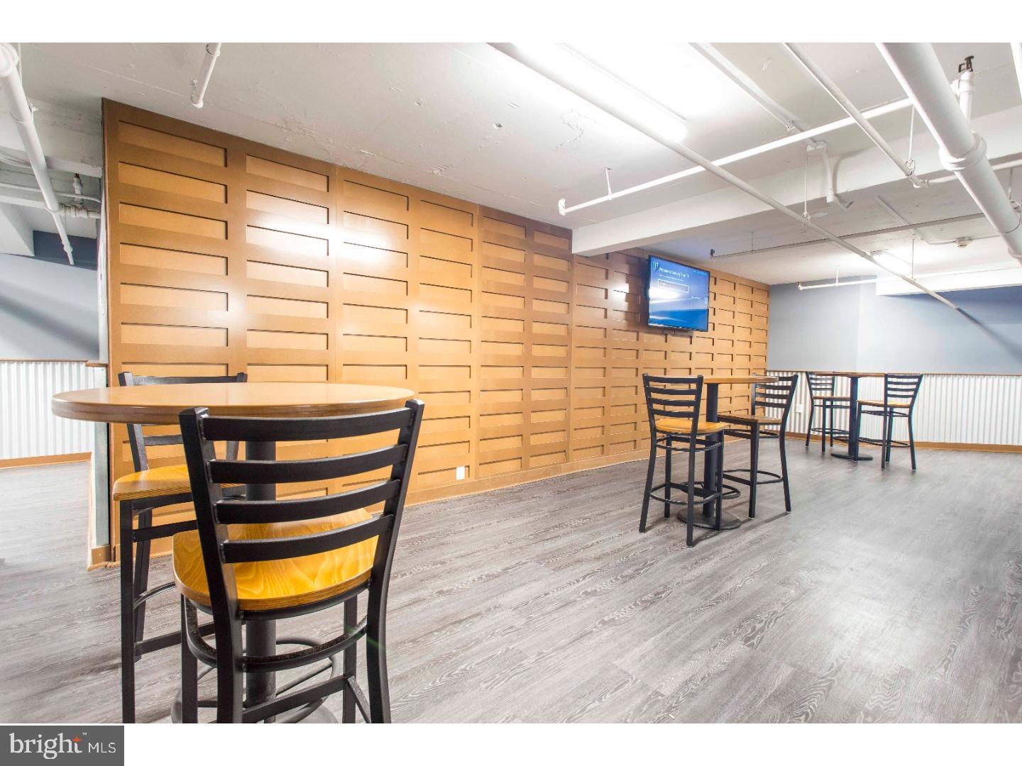 ART MUSEUM AREA - Residential Lease