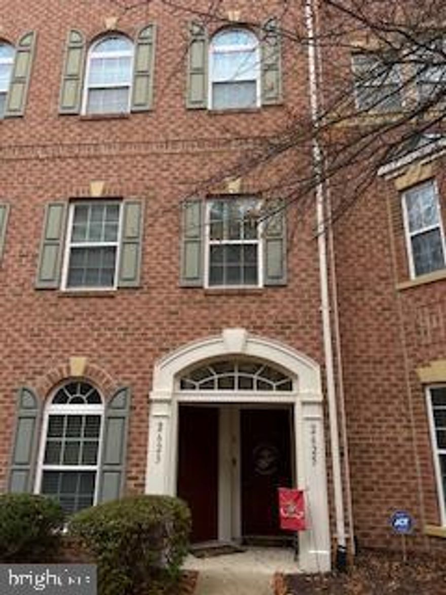 This is a "AS IS" Prince William County Court Ordered Sale. Claire Shamblin Cayton Special Commissioner becomes seller. This 3 bedroom 2.5 bath located in Ryan Condominiums at Potomic Club needs TLC.