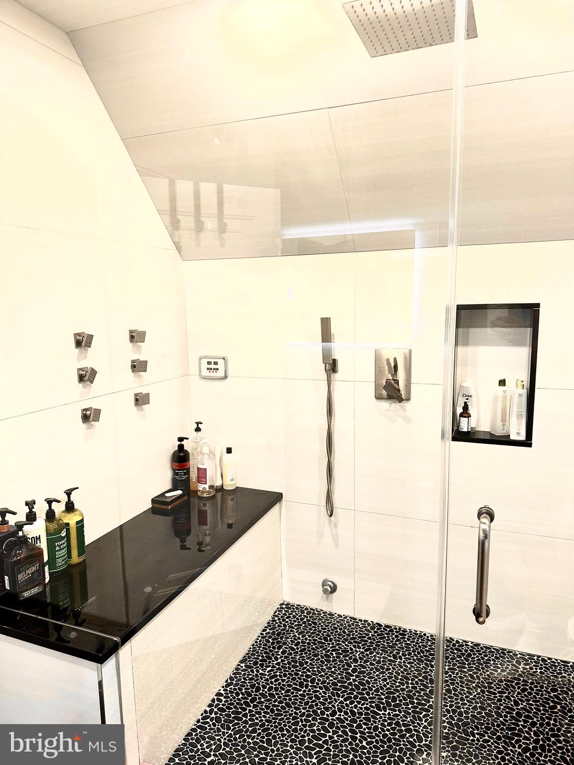 WYNNEWOOD - Residential