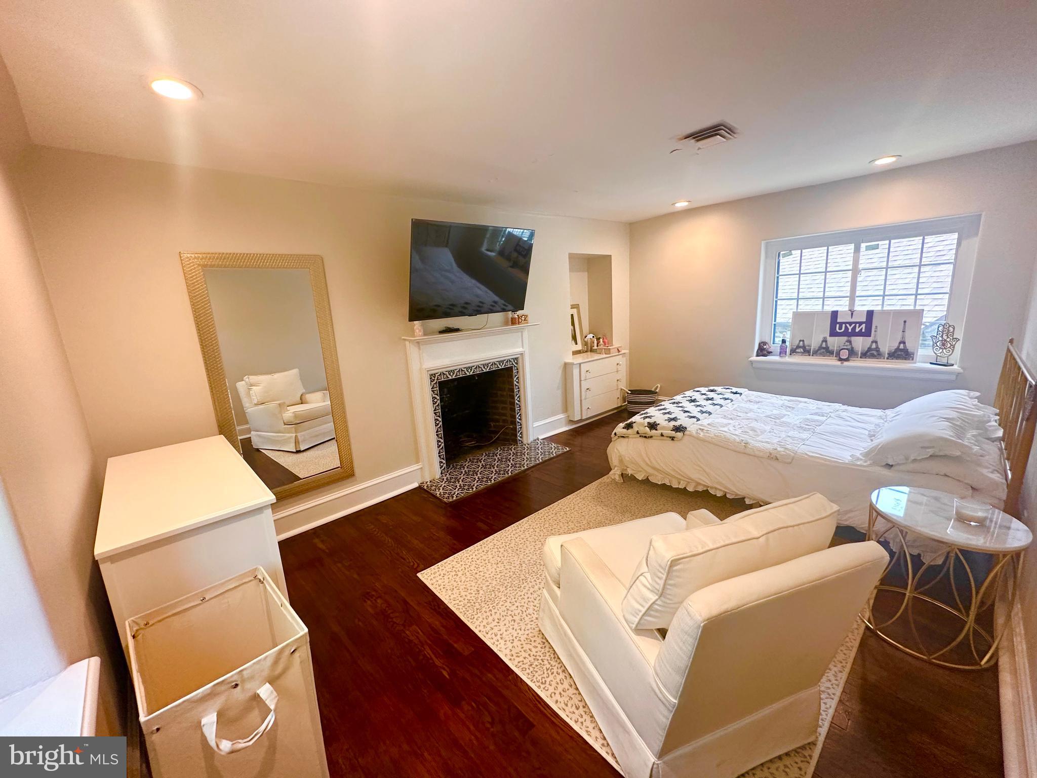 WYNNEWOOD - Residential