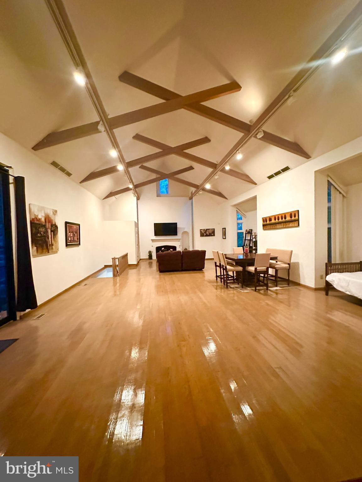 WYNNEWOOD - Residential