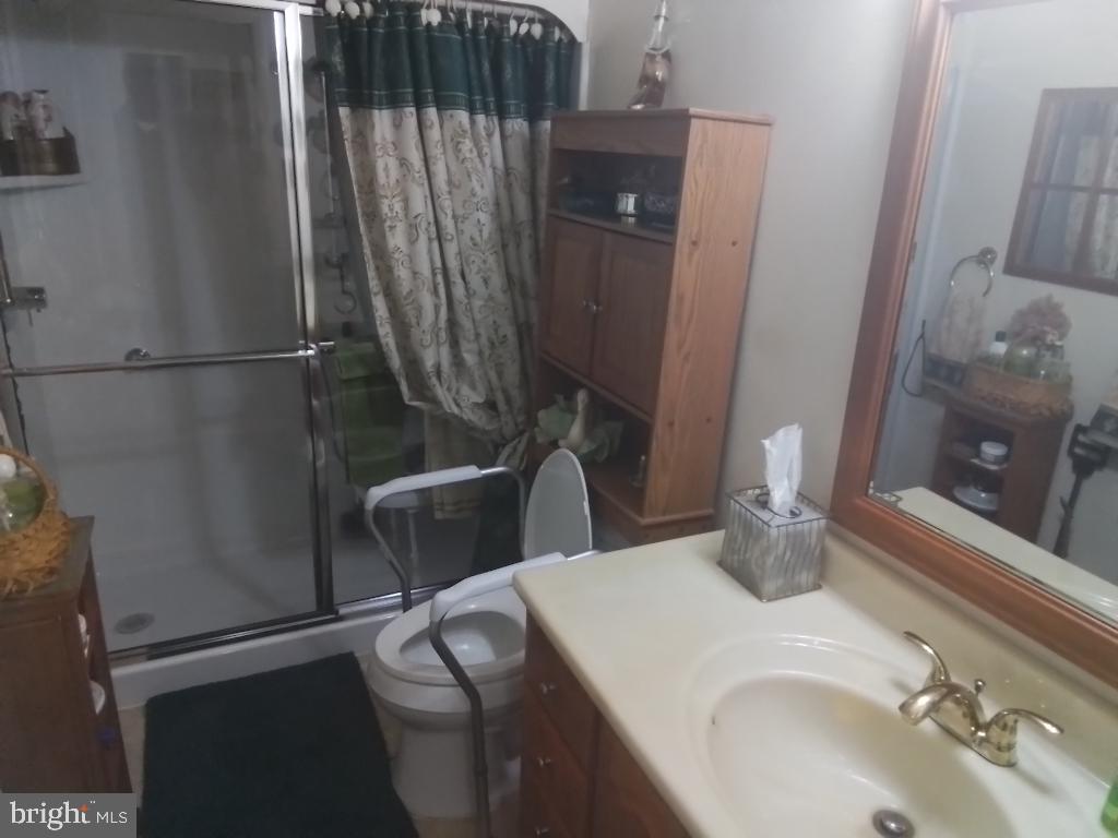 STRAWBERRY HILL EST SUB - Residential