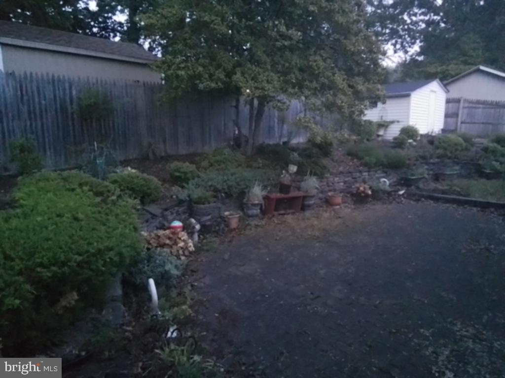 STRAWBERRY HILL EST SUB - Residential