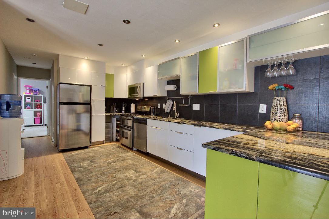 MOSBY WOODS GARDEN - Residential Lease