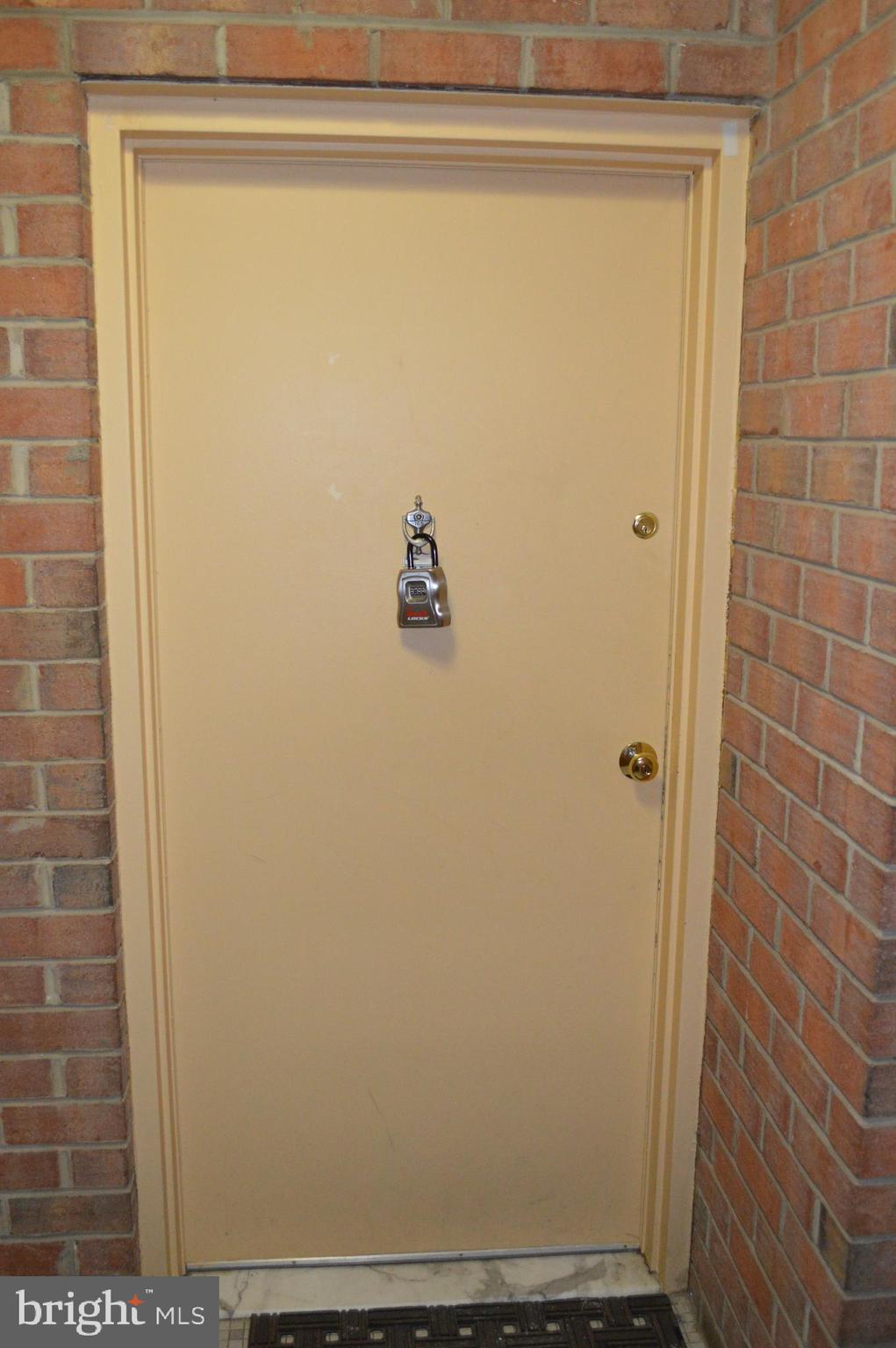 MOSBY WOODS GARDEN - Residential Lease