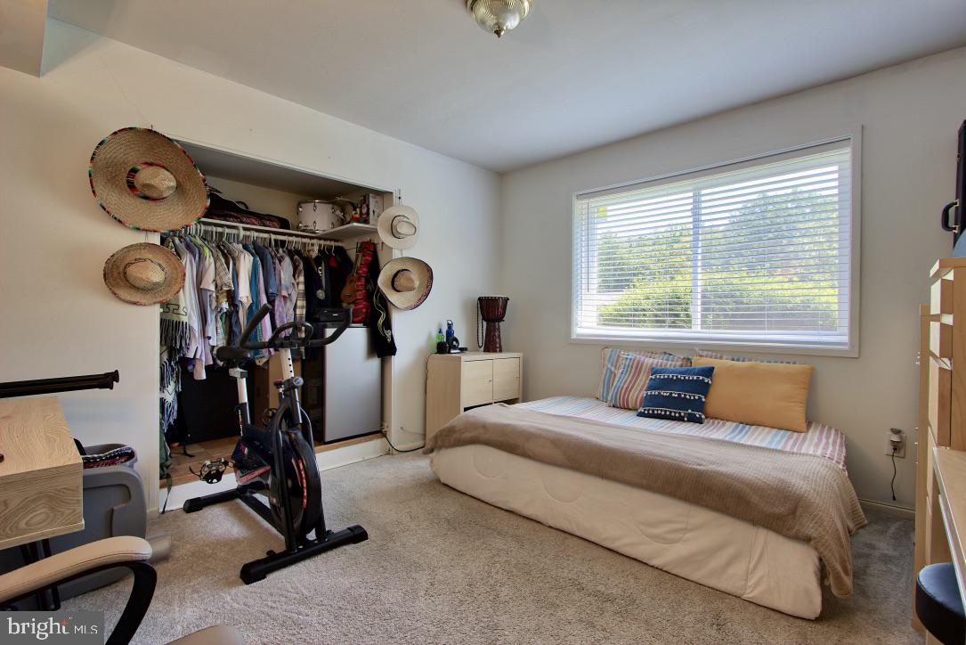 MOSBY WOODS GARDEN - Residential Lease