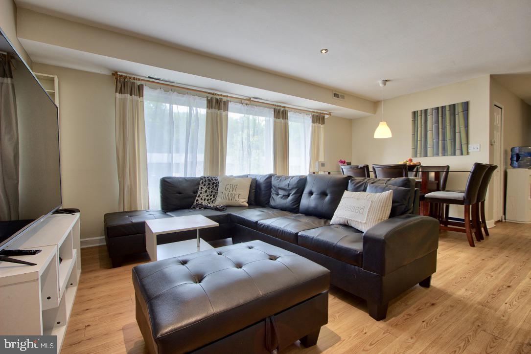 MOSBY WOODS GARDEN - Residential Lease