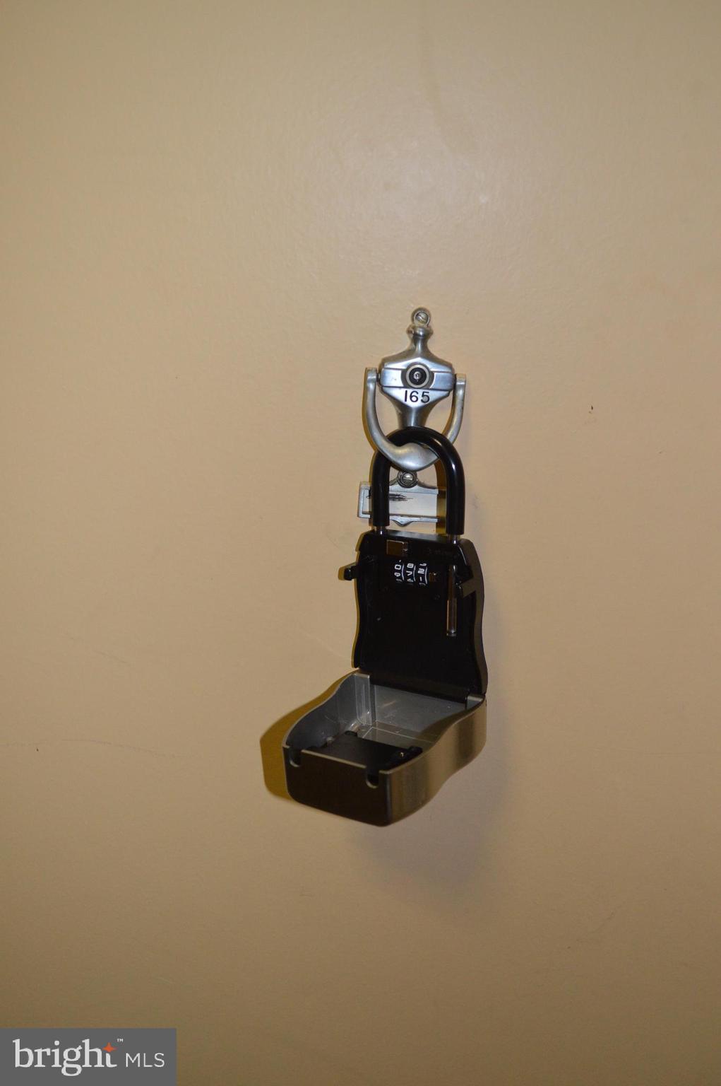 MOSBY WOODS GARDEN - Residential Lease