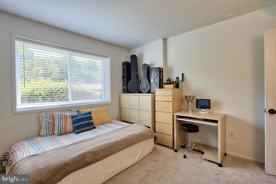 MOSBY WOODS GARDEN - Residential Lease