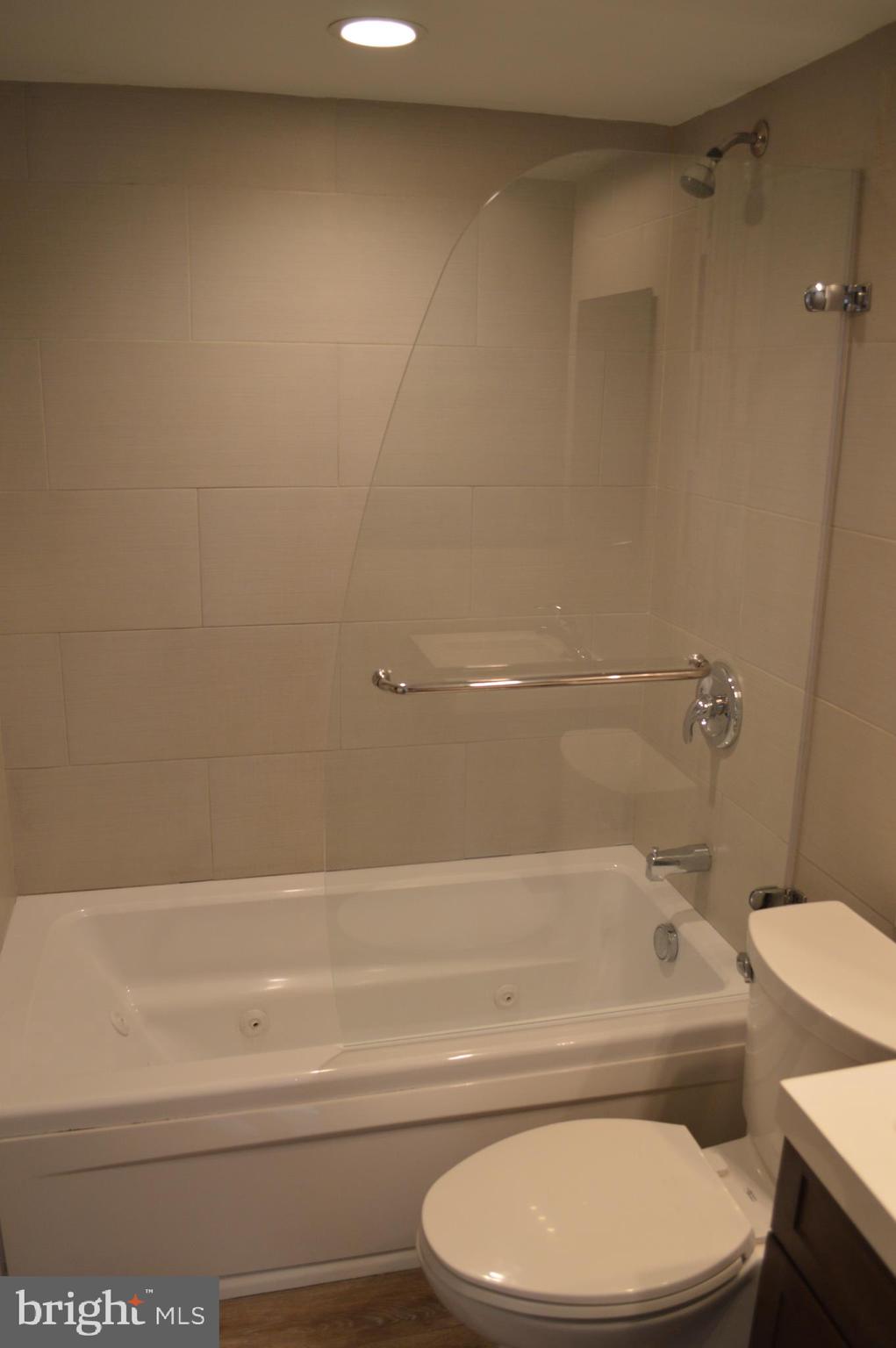 MOSBY WOODS GARDEN - Residential Lease