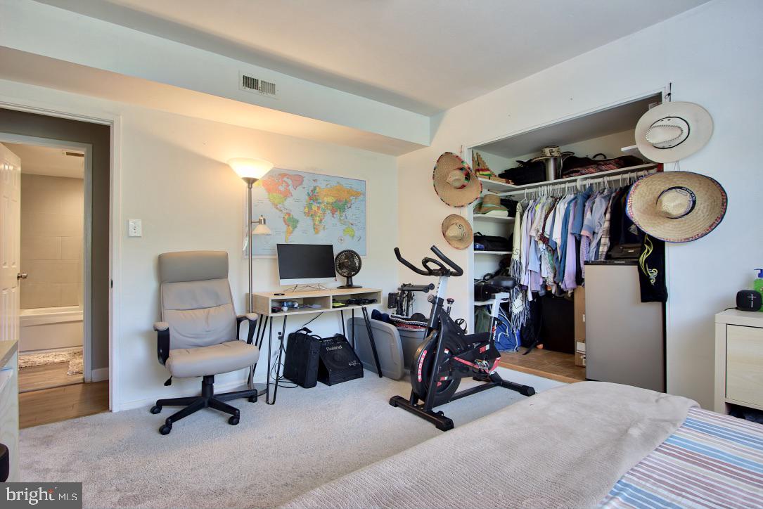 MOSBY WOODS GARDEN - Residential Lease